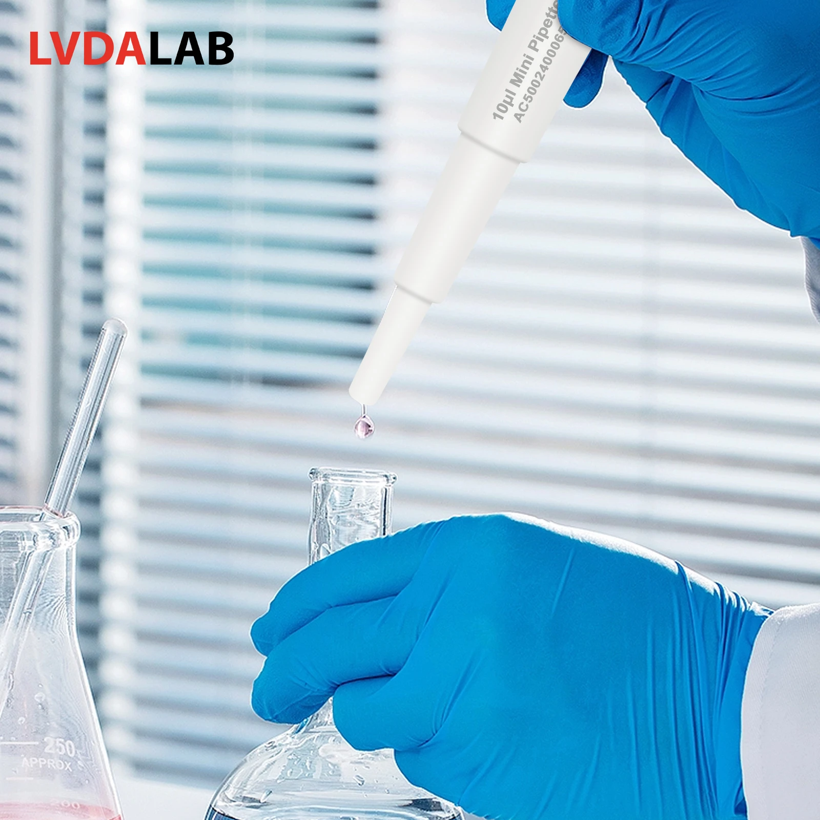 Using mini pipette to transfer liquid